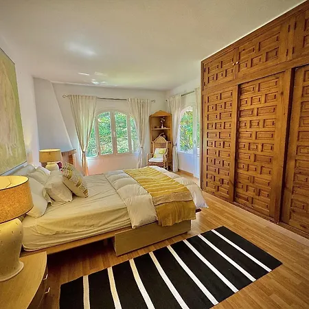 Downtown El Mirador By Homing Apartment